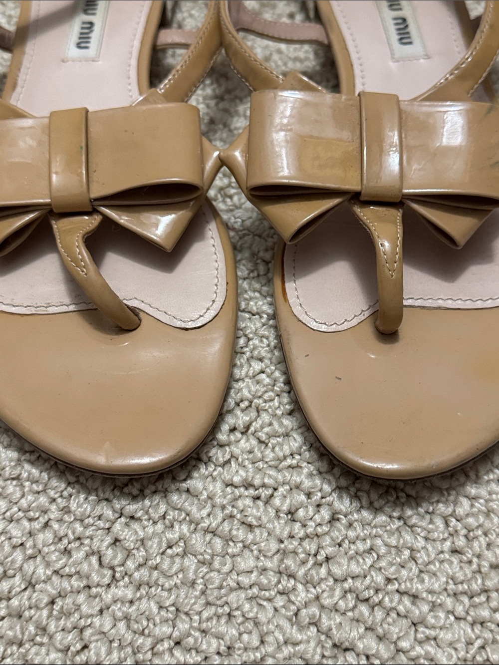 Miu Miu Nude/Tan Patent Leather Bow Thong Sandals - Picture 14 of 16